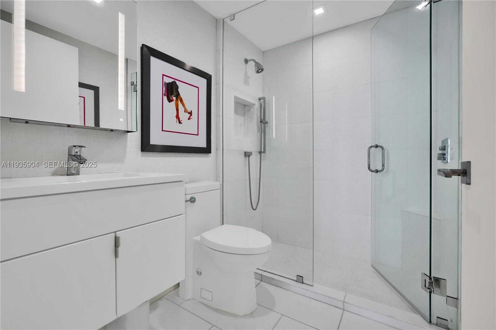 Small Image of 5875 COLLINS AVE #1003, Miami Beach Number 39