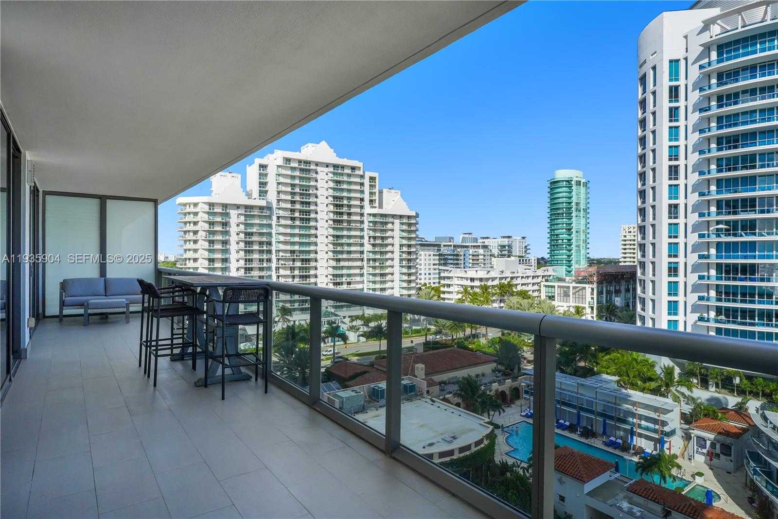 Small Image of 5875 COLLINS AVE #1003, Miami Beach Number 4