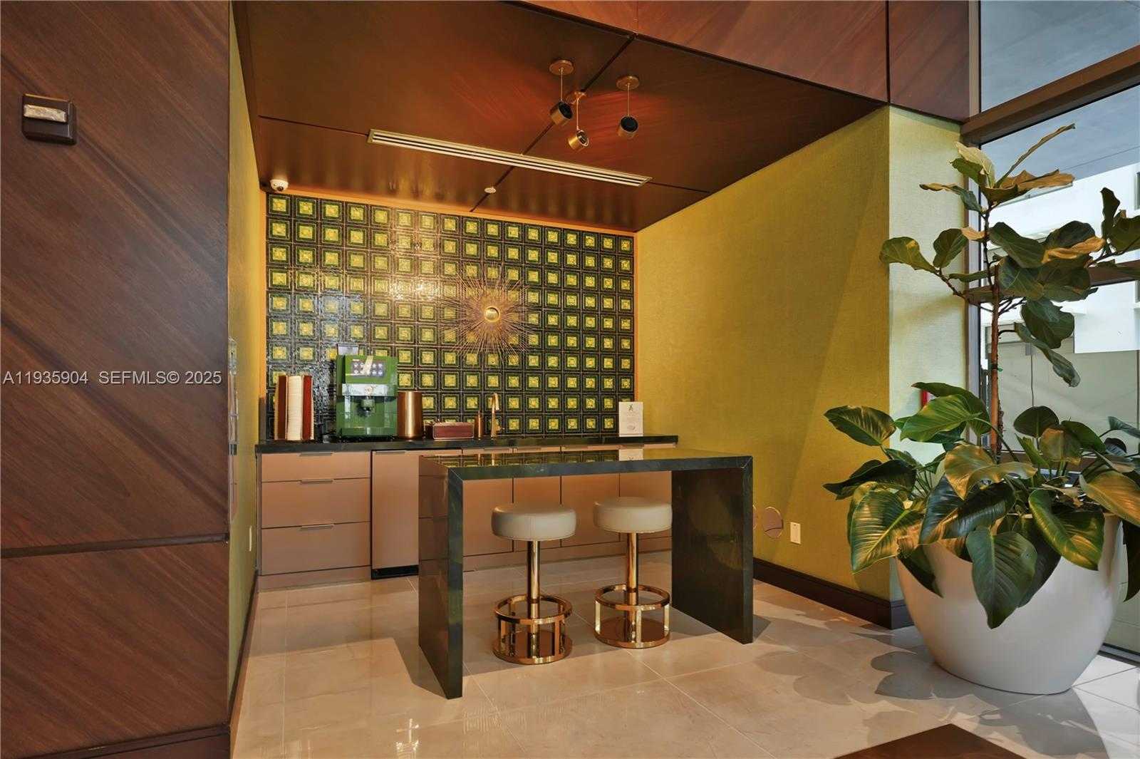 Small Image of 5875 COLLINS AVE #1003, Miami Beach Number 42