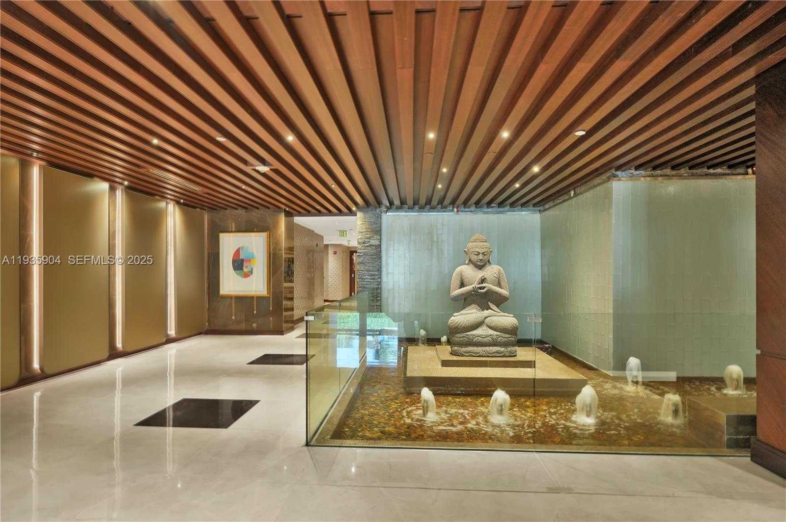 Small Image of 5875 COLLINS AVE #1003, Miami Beach Number 44