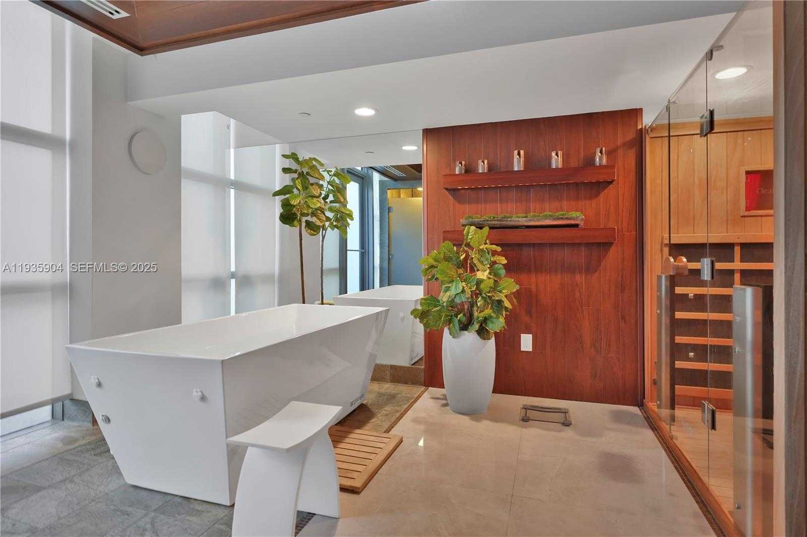 Small Image of 5875 COLLINS AVE #1003, Miami Beach Number 48