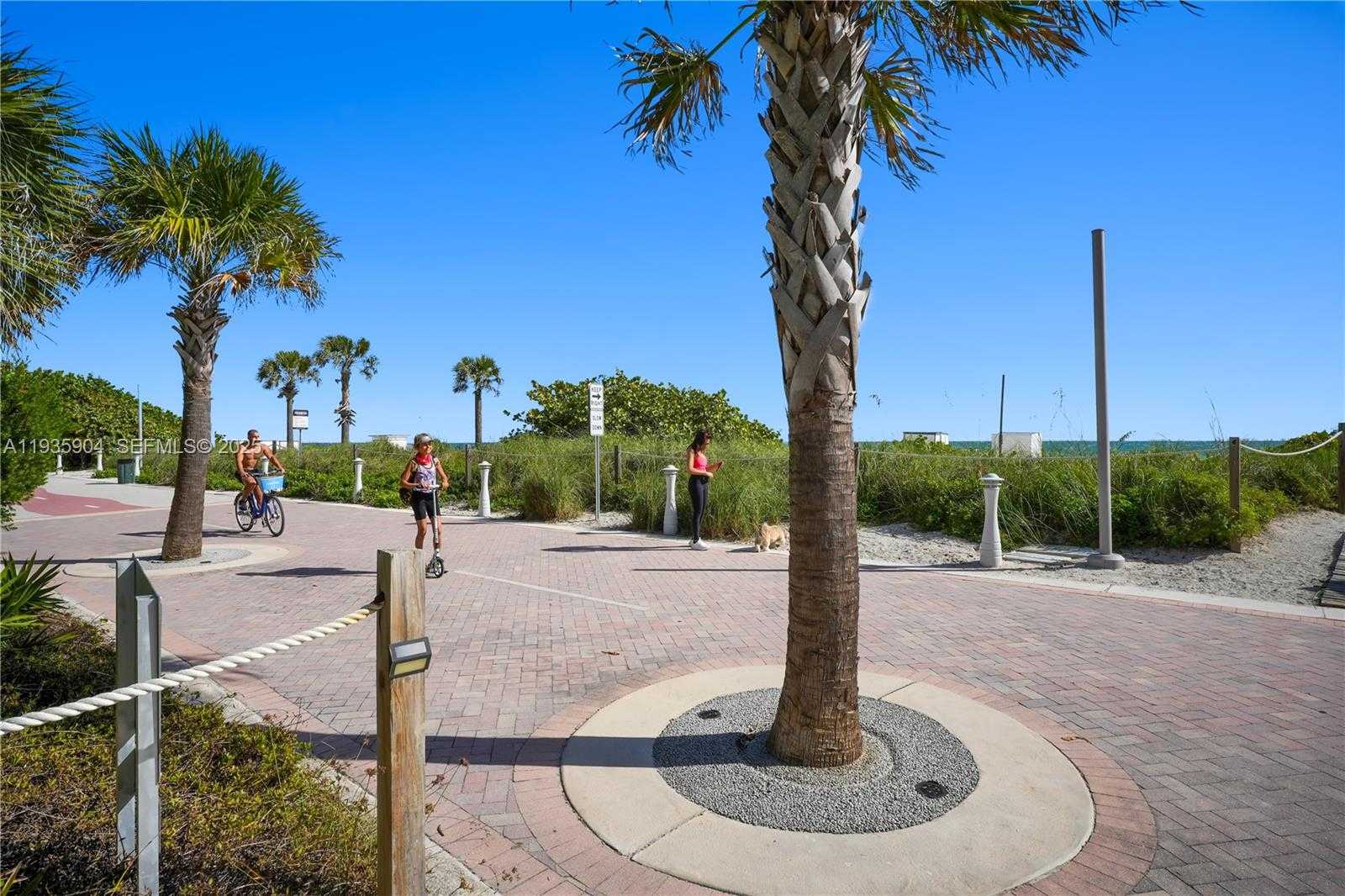 Small Image of 5875 COLLINS AVE #1003, Miami Beach Number 7