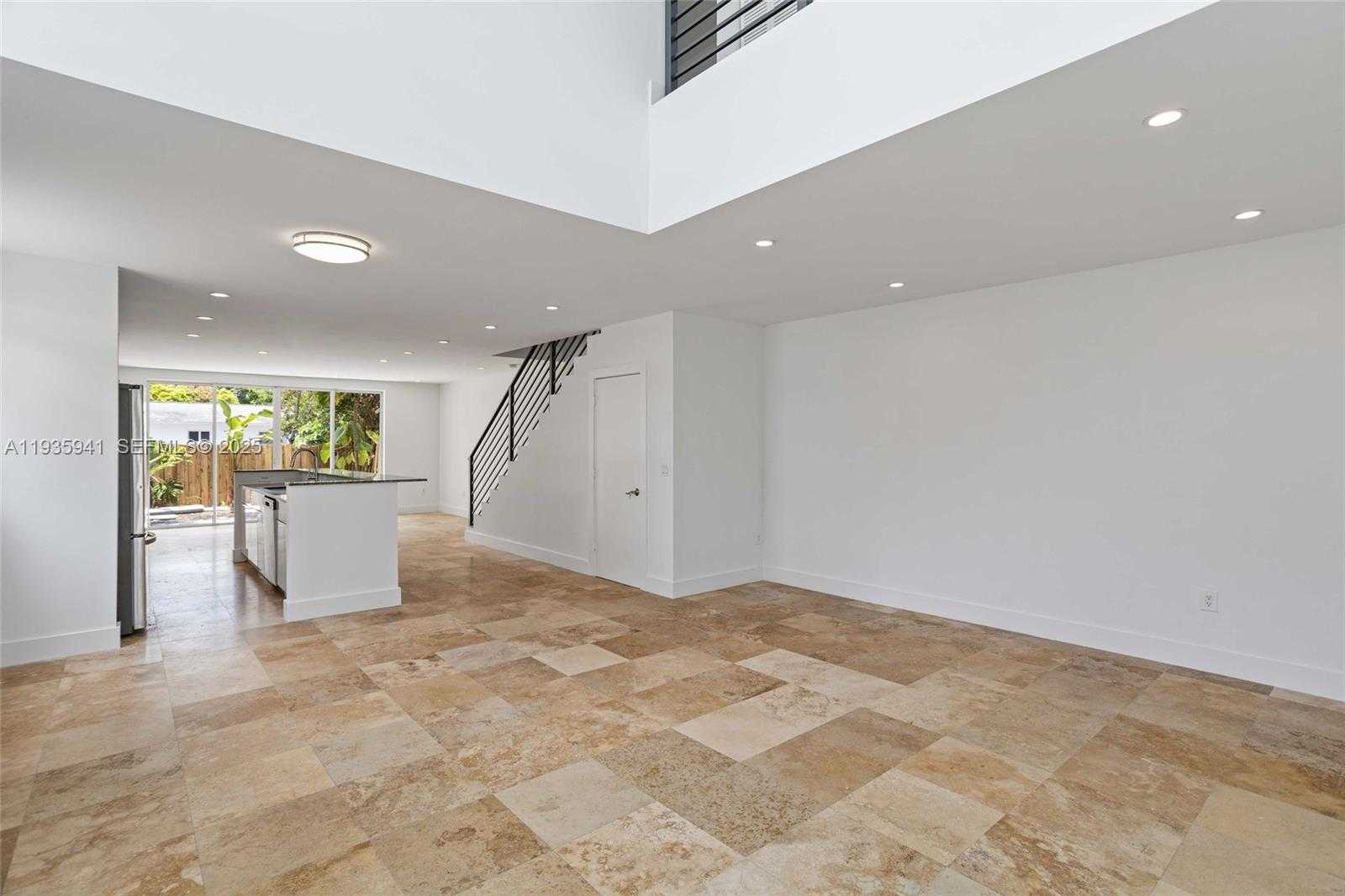 Small Image of 7004 NORTH EAST 5TH AVE, Miami Number 12