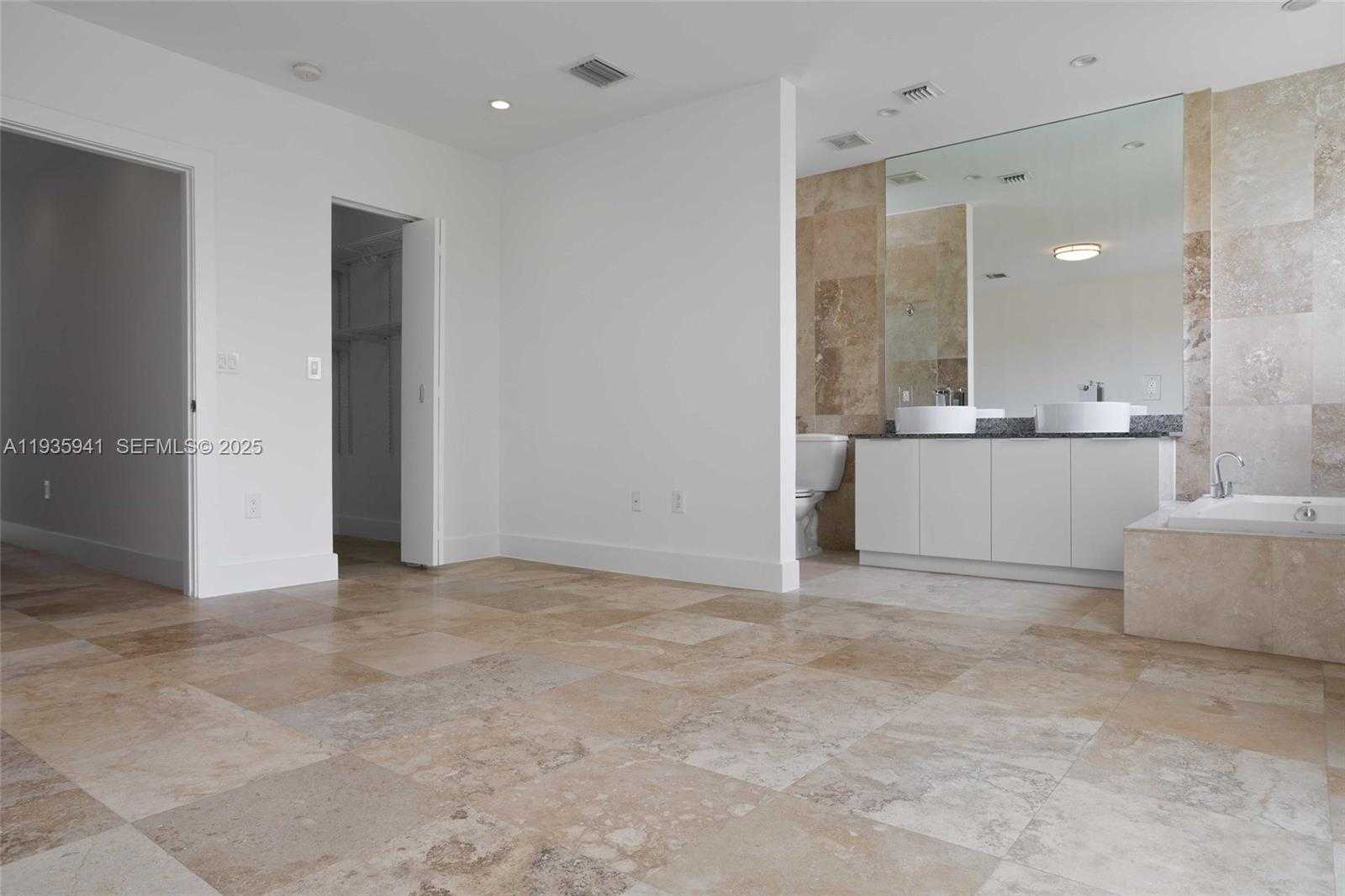 Small Image of 7004 NORTH EAST 5TH AVE, Miami Number 24