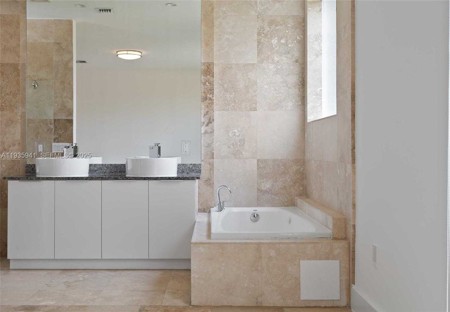 Small Image of 7004 NORTH EAST 5TH AVE, Miami Number 25