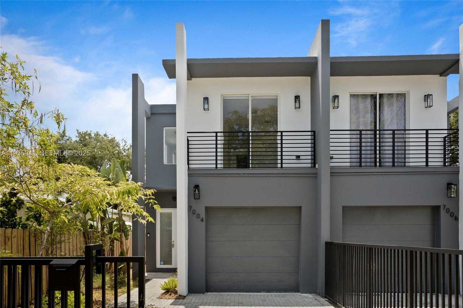 Small Image of 7004 NORTH EAST 5TH AVE, Miami Number 3