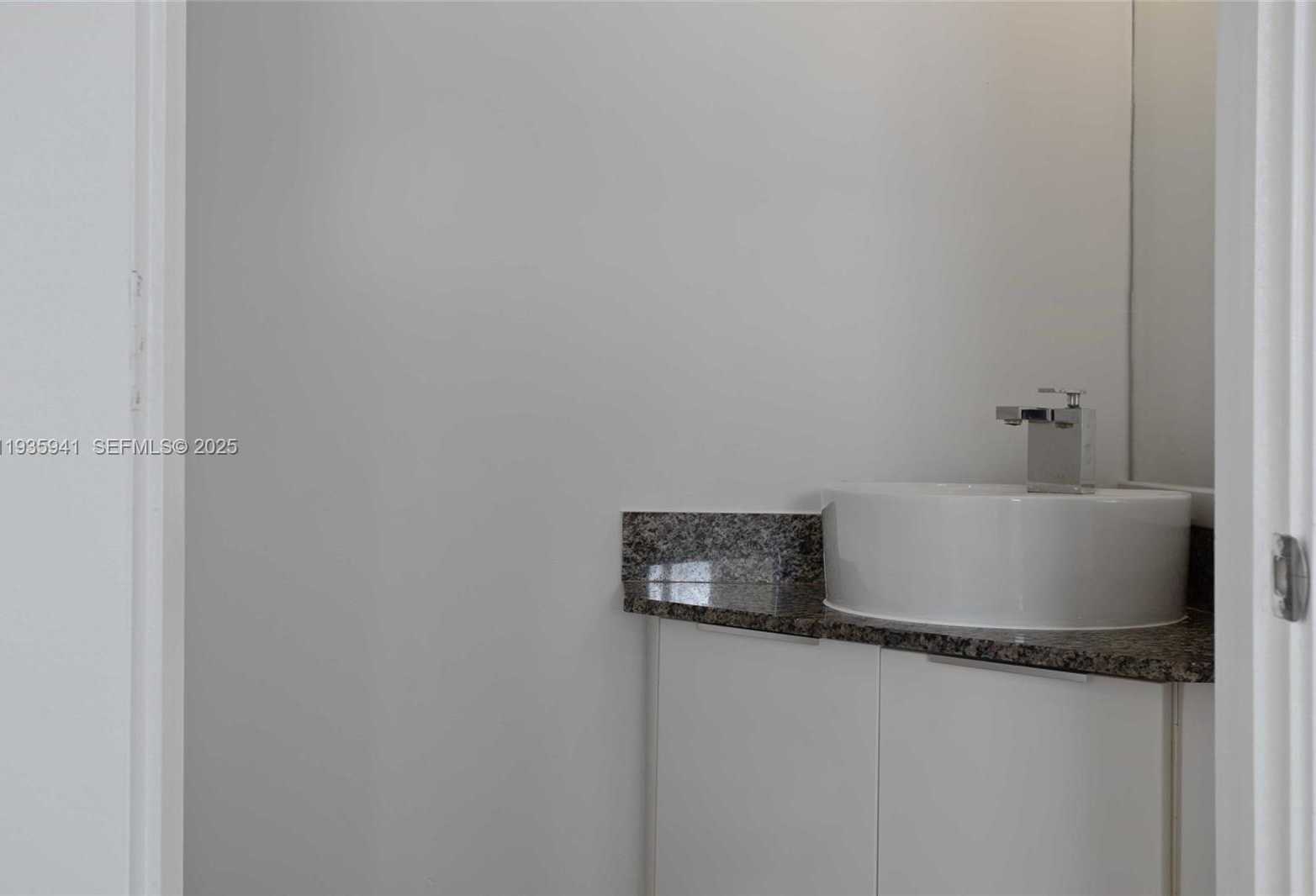 Small Image of 7004 NORTH EAST 5TH AVE, Miami Number 30