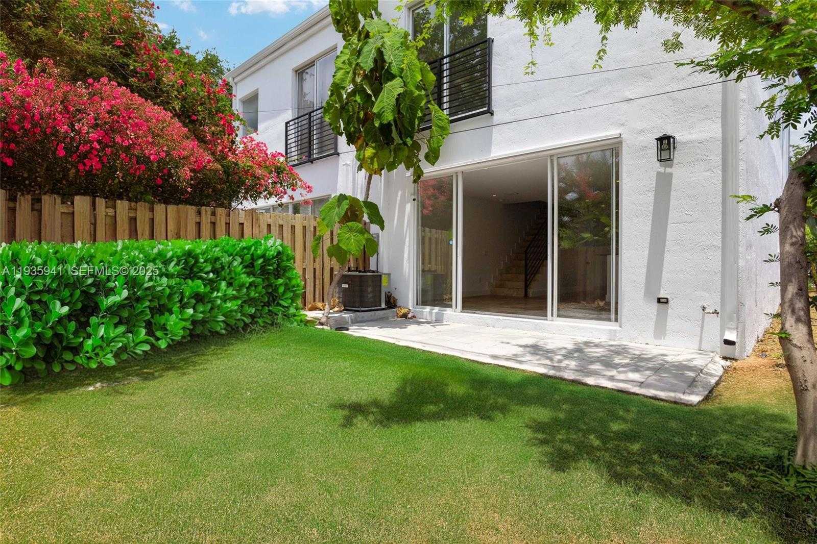 Small Image of 7004 NORTH EAST 5TH AVE, Miami Number 33