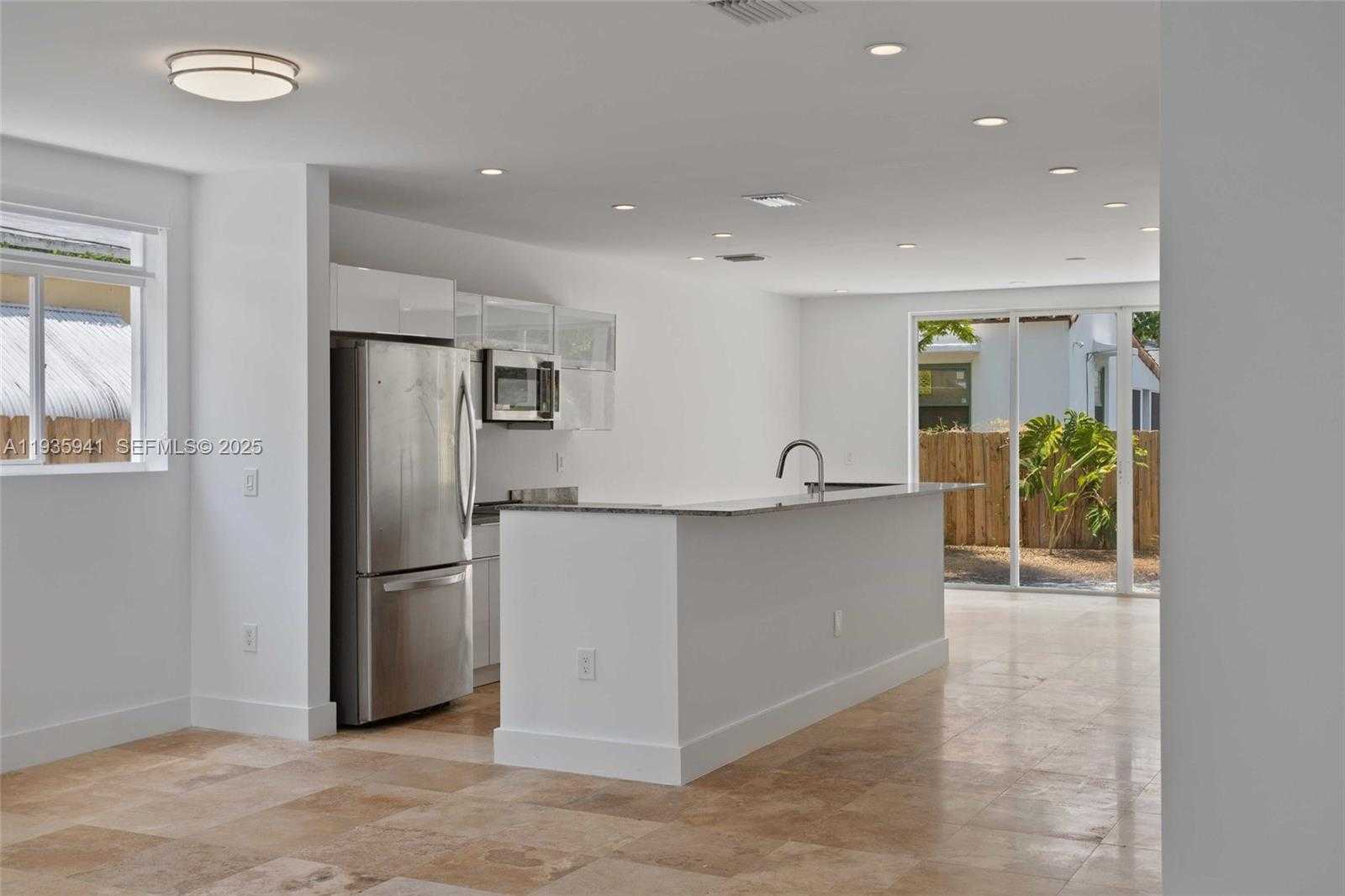 Small Image of 7004 NORTH EAST 5TH AVE, Miami Number 6