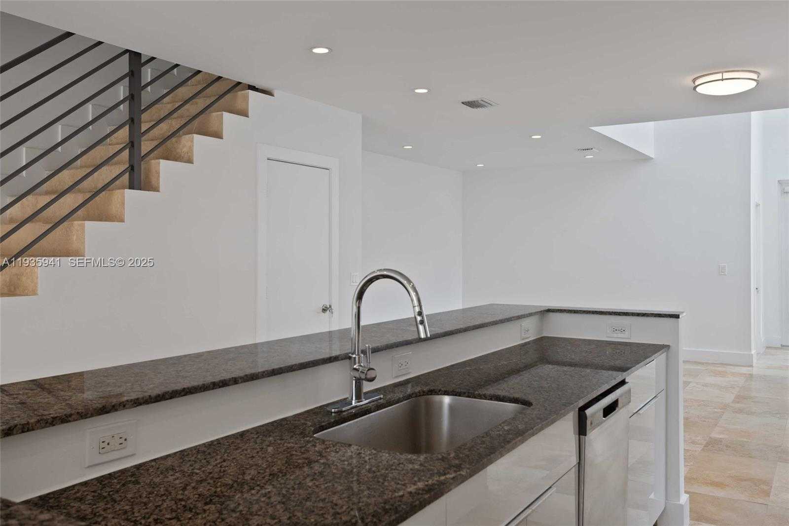 Small Image of 7004 NORTH EAST 5TH AVE, Miami Number 9