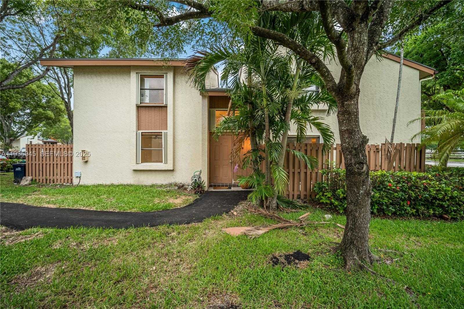 Small Image of 11483 SOUTH WEST 109TH RD #2E, Miami Number 2