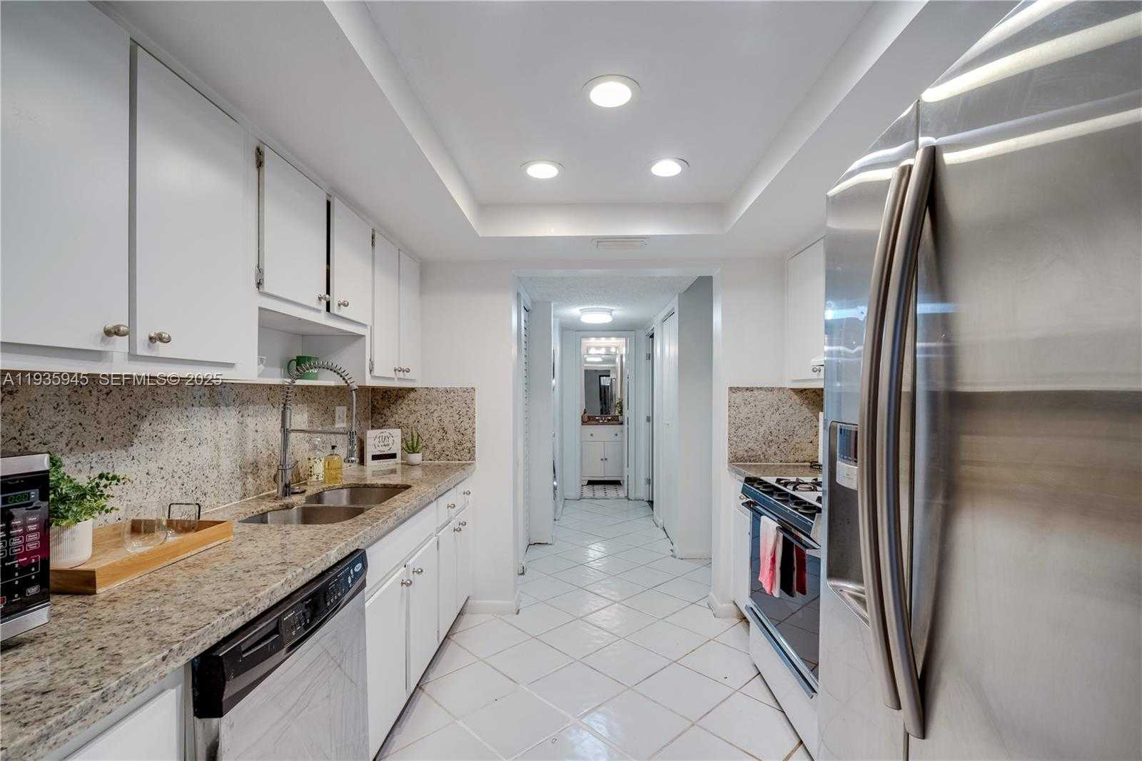 Small Image of 11483 SOUTH WEST 109TH RD #2E, Miami Number 5