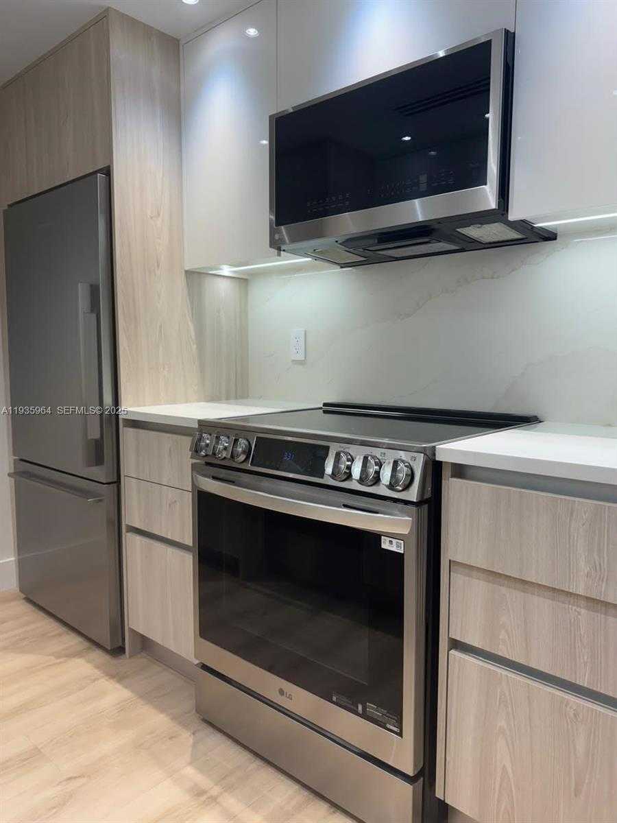 Small Image of 10275 COLLINS AVE #333, Bal Harbour Number 7
