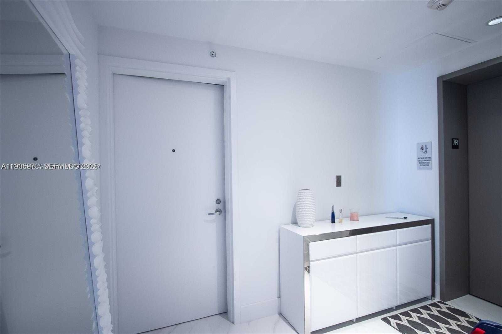 Small Image of 16385 BISCAYNE BLVD #719, North Miami Beach Number 14