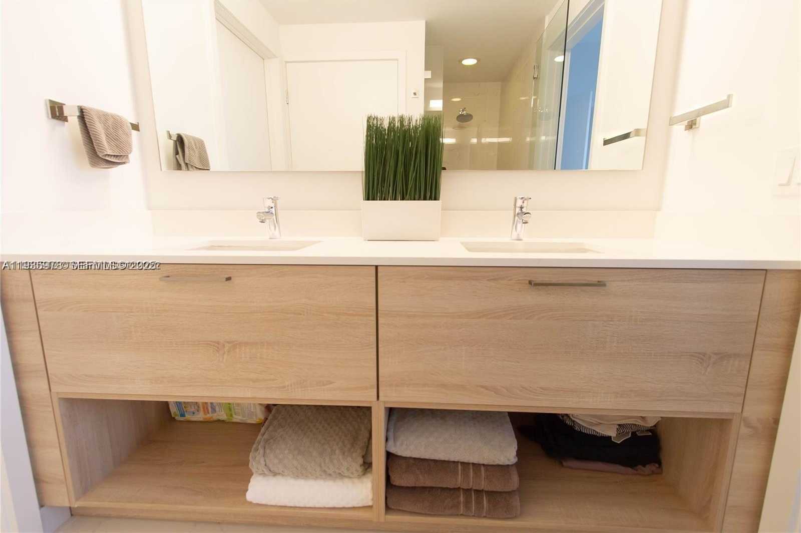 Small Image of 16385 BISCAYNE BLVD #719, North Miami Beach Number 22