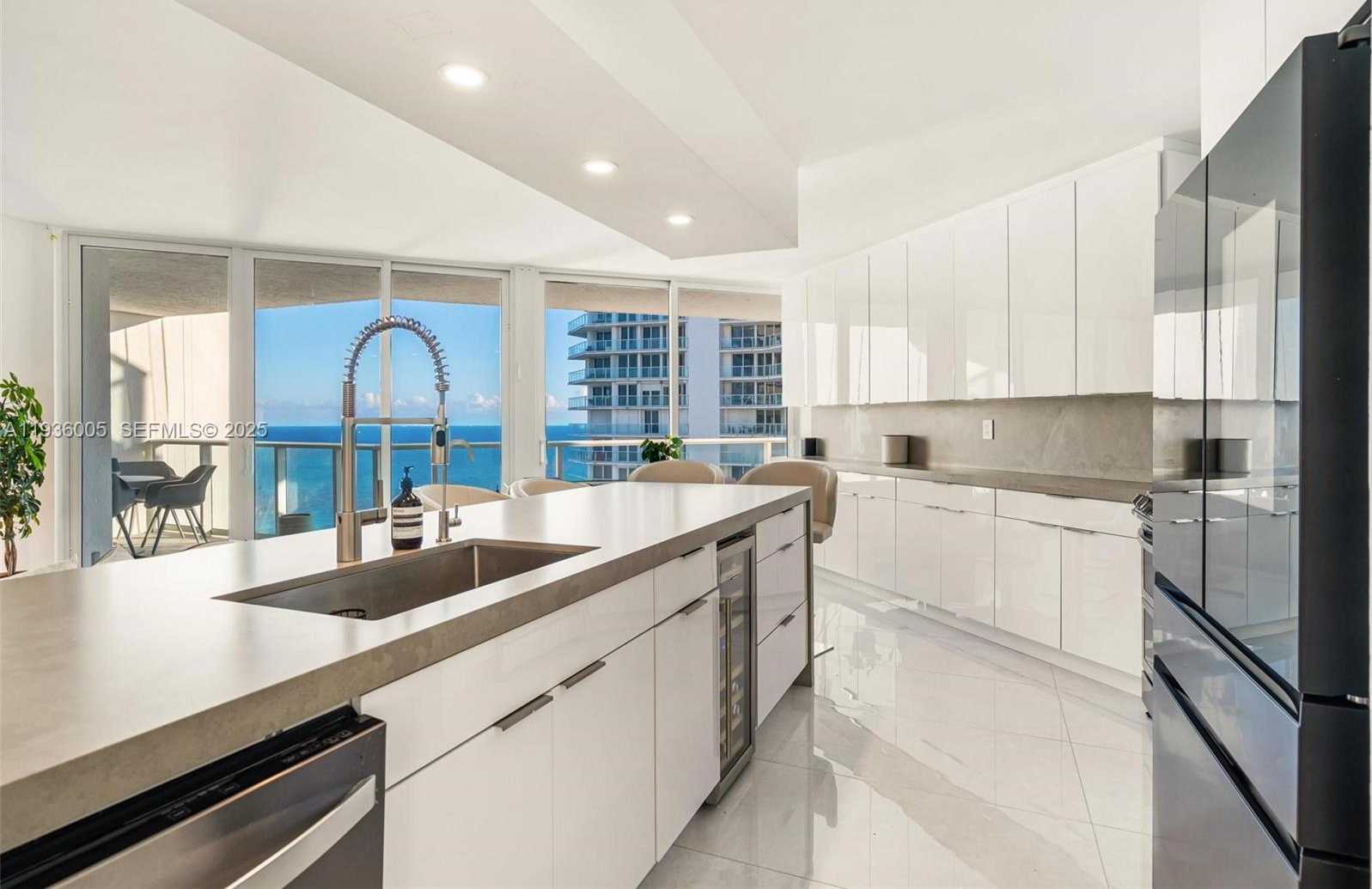 Small Image of 16485 COLLINS AVE #2438, Sunny Isles Beach Number 2