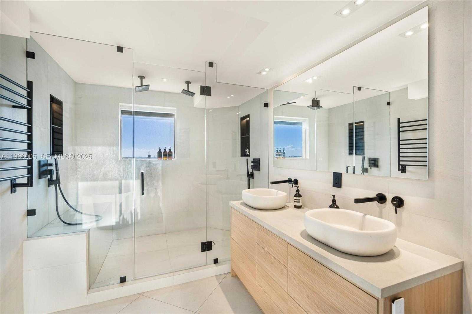 Small Image of 16485 COLLINS AVE #2438, Sunny Isles Beach Number 5