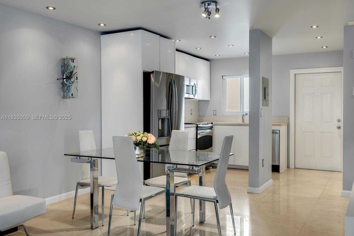 Small Image of 325 OCEAN DR #409, Miami Beach Number 8