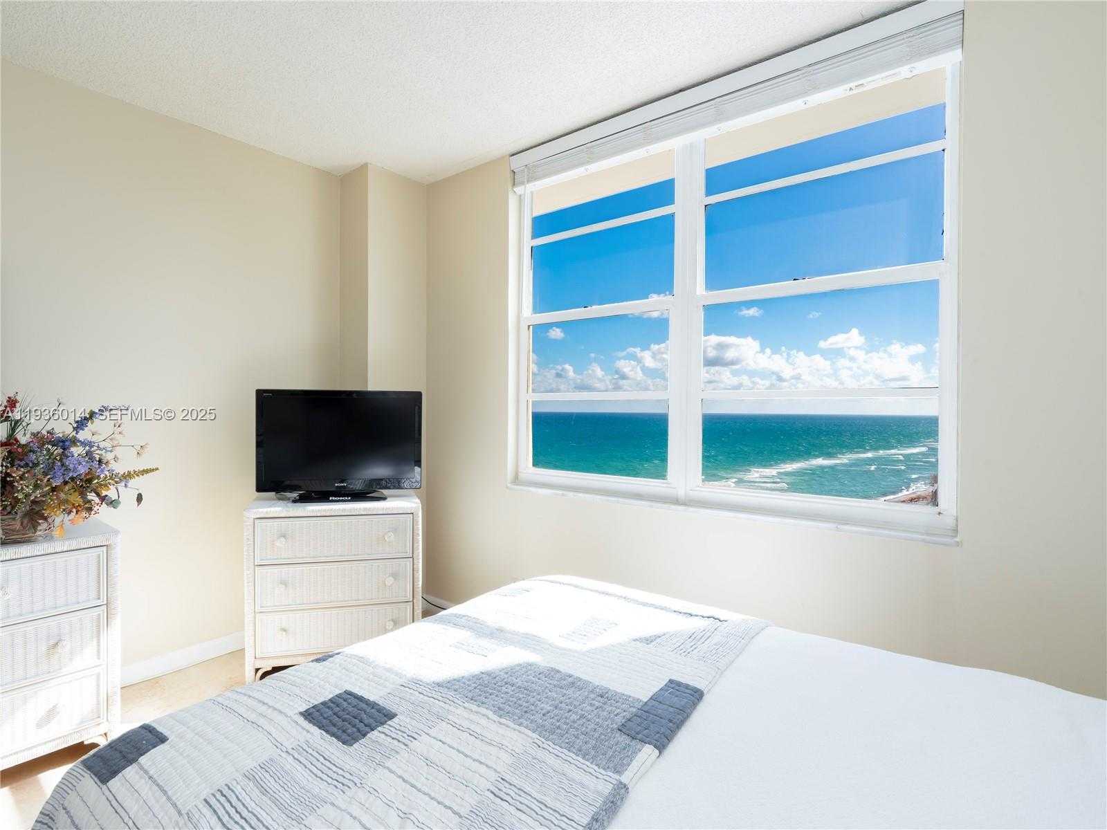 Small Image of 3725 SOUTH OCEAN DR #1606, Hollywood Number 10