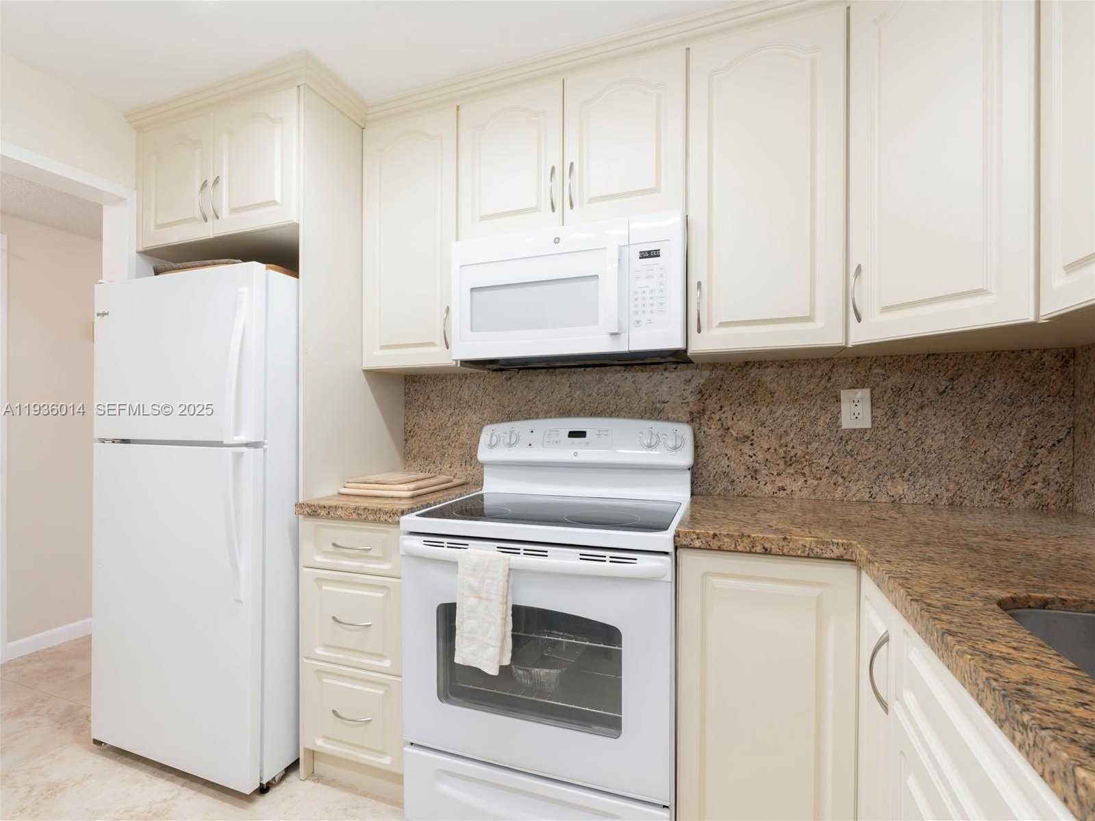 Small Image of 3725 SOUTH OCEAN DR #1606, Hollywood Number 6