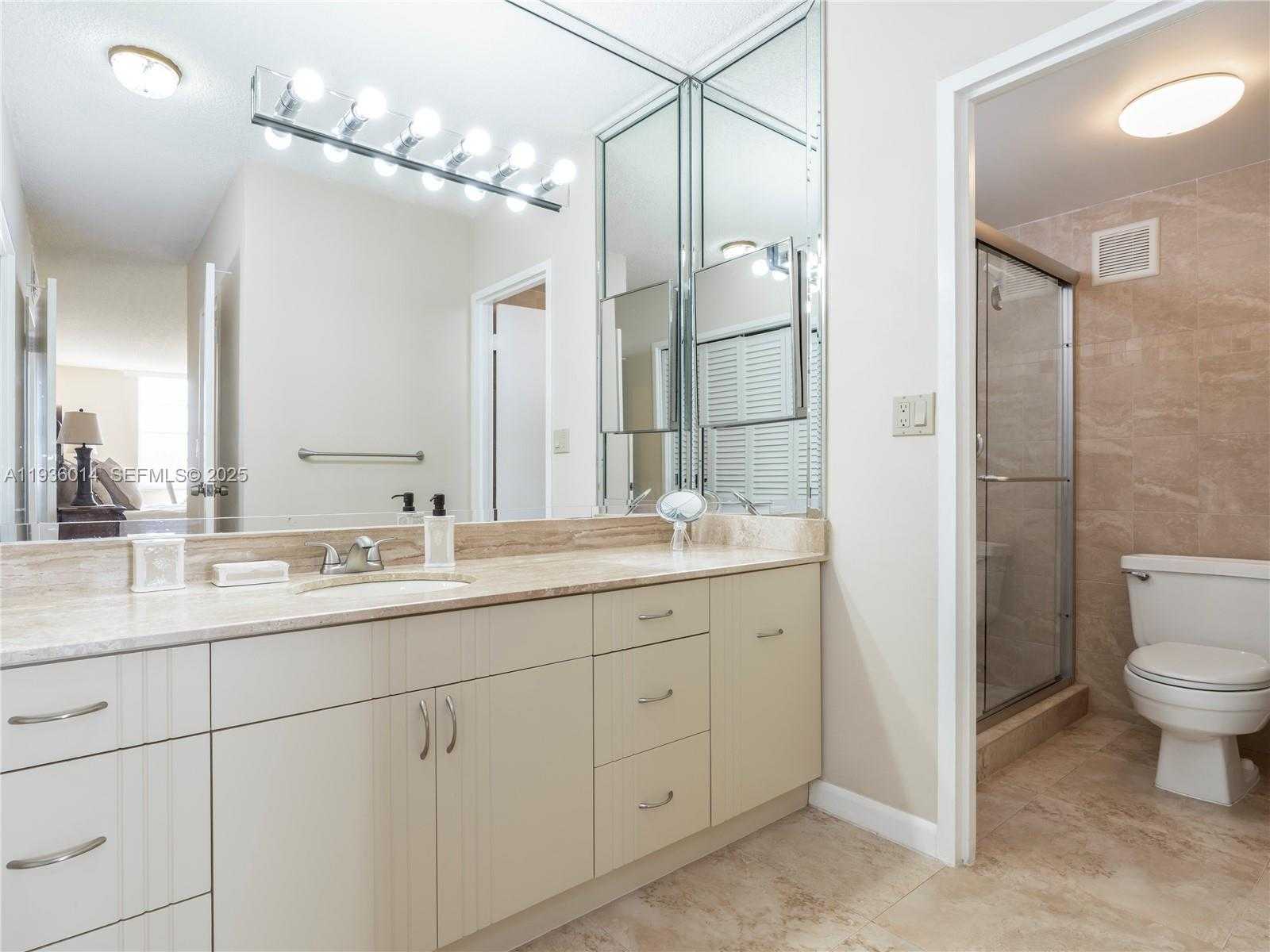 Small Image of 3725 SOUTH OCEAN DR #1606, Hollywood Number 9