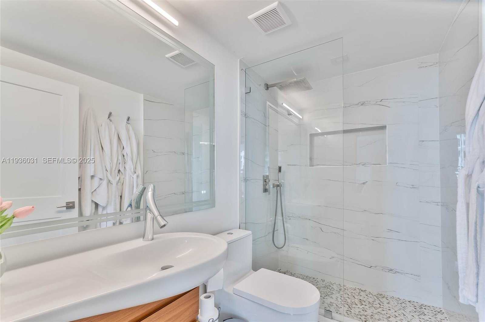 Small Image of 701 BRICKELL KEY BLVD #808, Miami Number 7