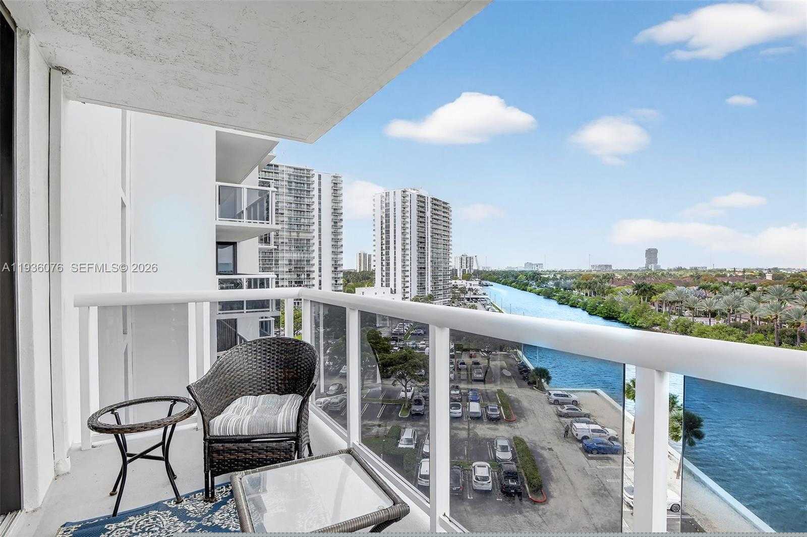 Small Image of 20505 EAST COUNTRY CLUB DR #833, Aventura Number 2