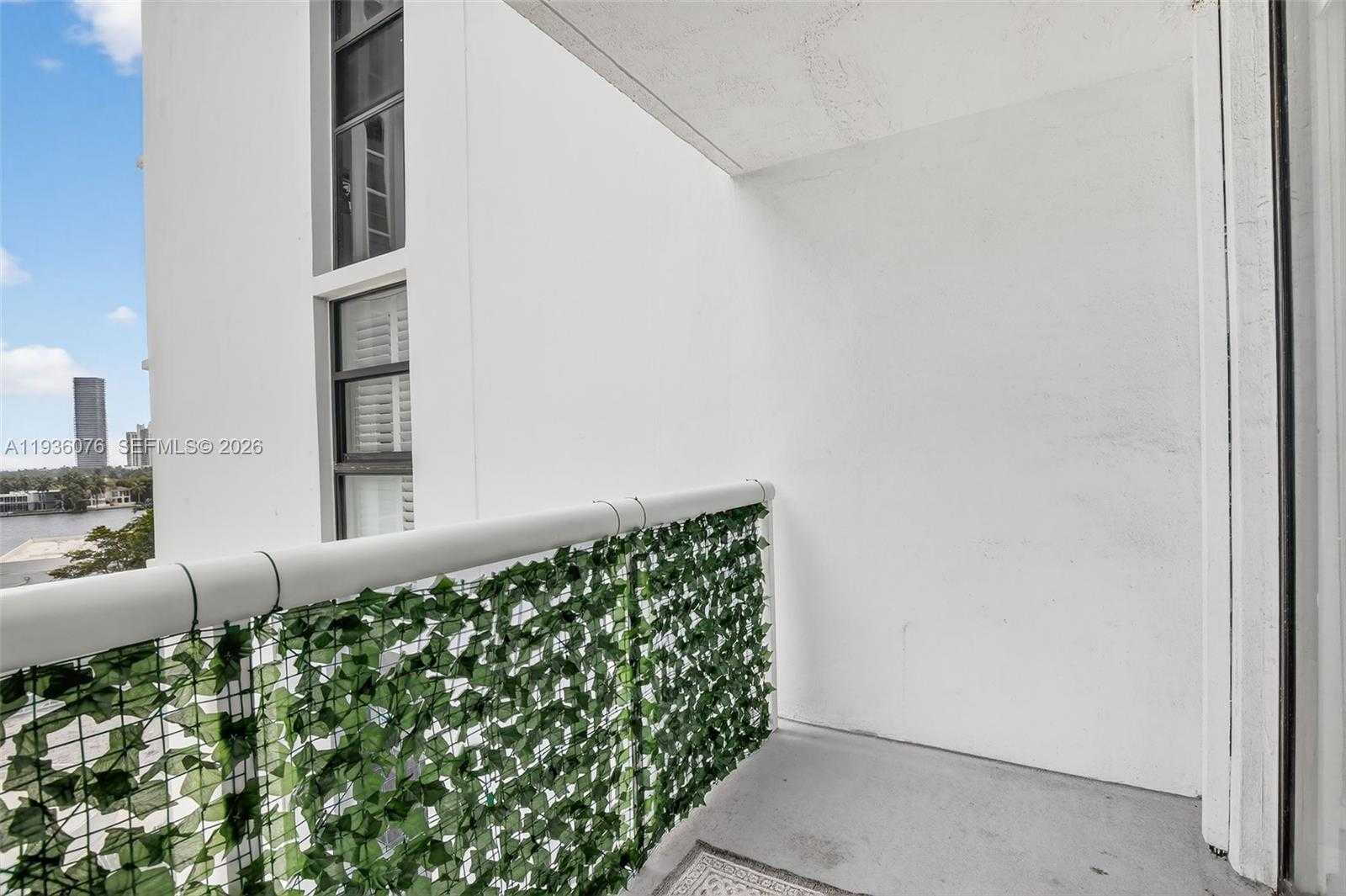 Small Image of 20505 EAST COUNTRY CLUB DR #833, Aventura Number 36