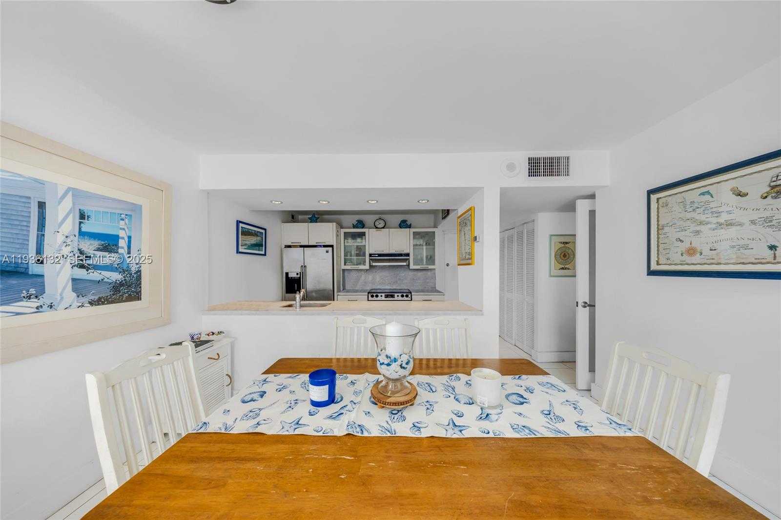 Small Image of 465 OCEAN DR #708, Miami Beach Number 14