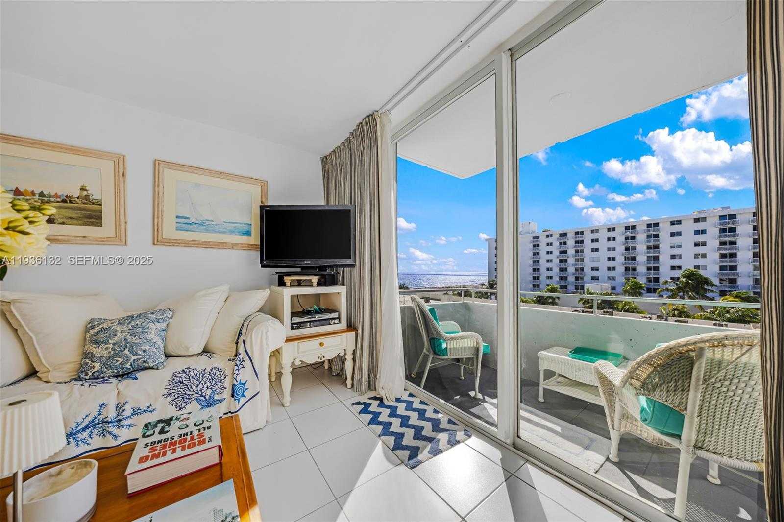 Small Image of 465 OCEAN DR #708, Miami Beach Number 15