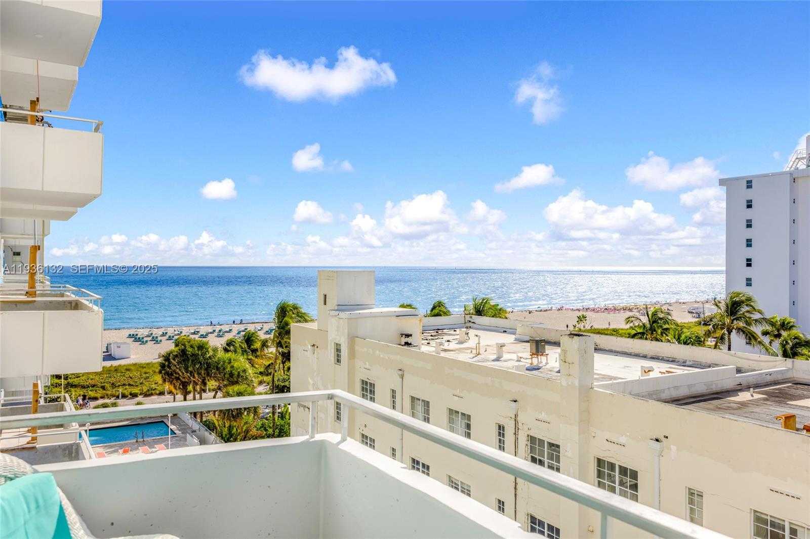 Small Image of 465 OCEAN DR #708, Miami Beach Number 2