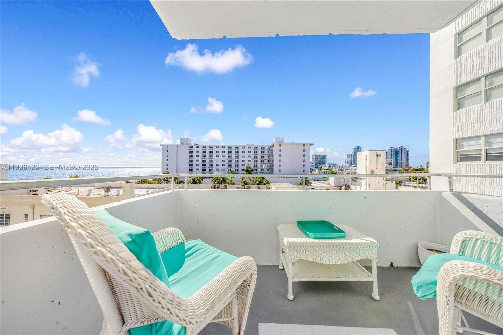 Small Image of 465 OCEAN DR #708, Miami Beach Number 25