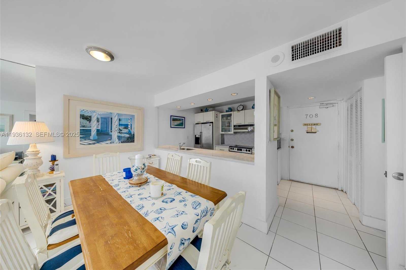 Small Image of 465 OCEAN DR #708, Miami Beach Number 5