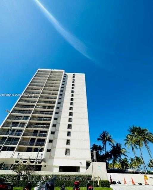 Small Image of 2625 COLLINS AVE #415, Miami Beach Number 24