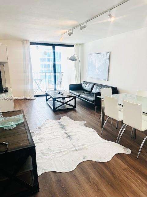 Small Image of 2625 COLLINS AVE #415, Miami Beach Number 4