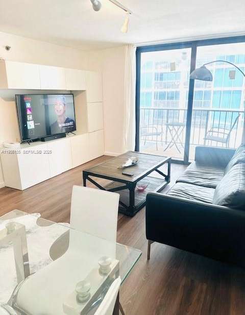 Small Image of 2625 COLLINS AVE #415, Miami Beach Number 5