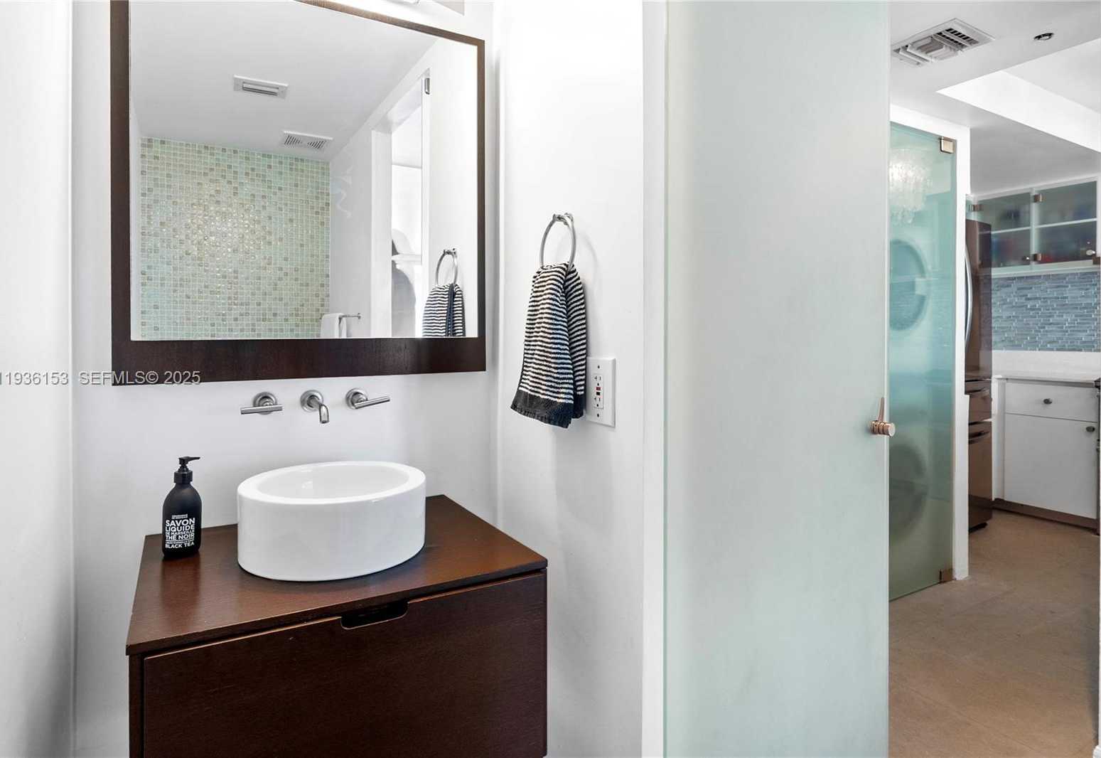 Small Image of 400 SOUTH POINTE DR #2208, Miami Beach Number 21