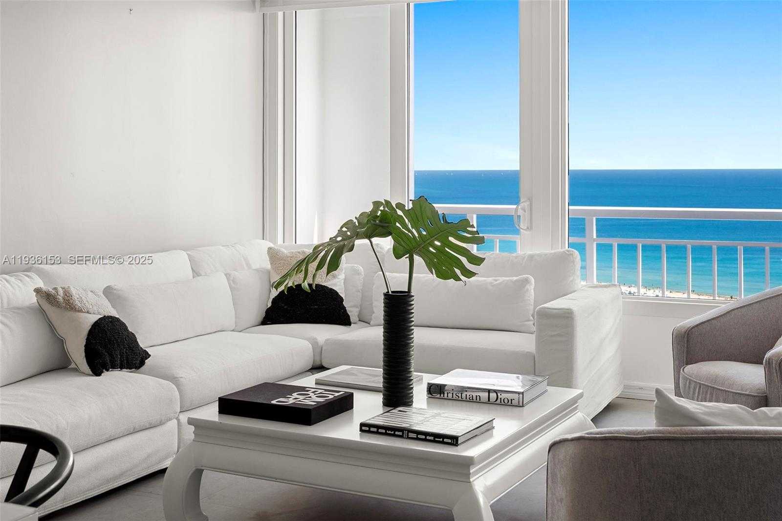 Small Image of 400 SOUTH POINTE DR #2208, Miami Beach Number 3