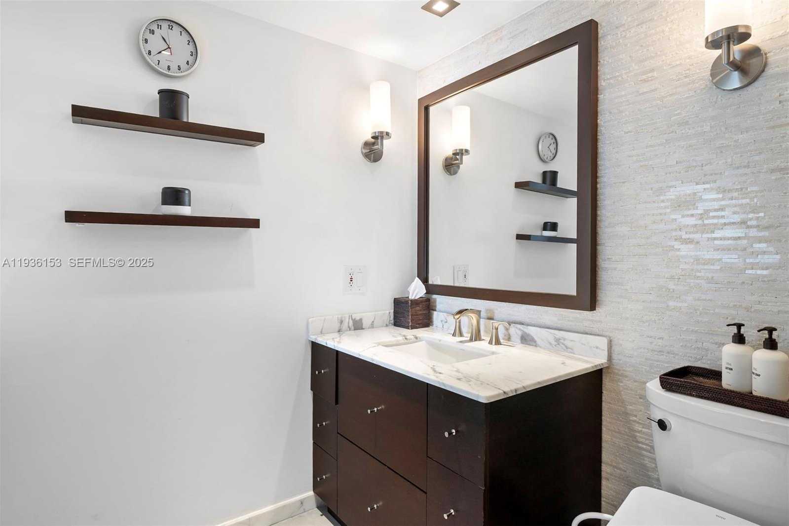 Small Image of 400 SOUTH POINTE DR #2208, Miami Beach Number 43