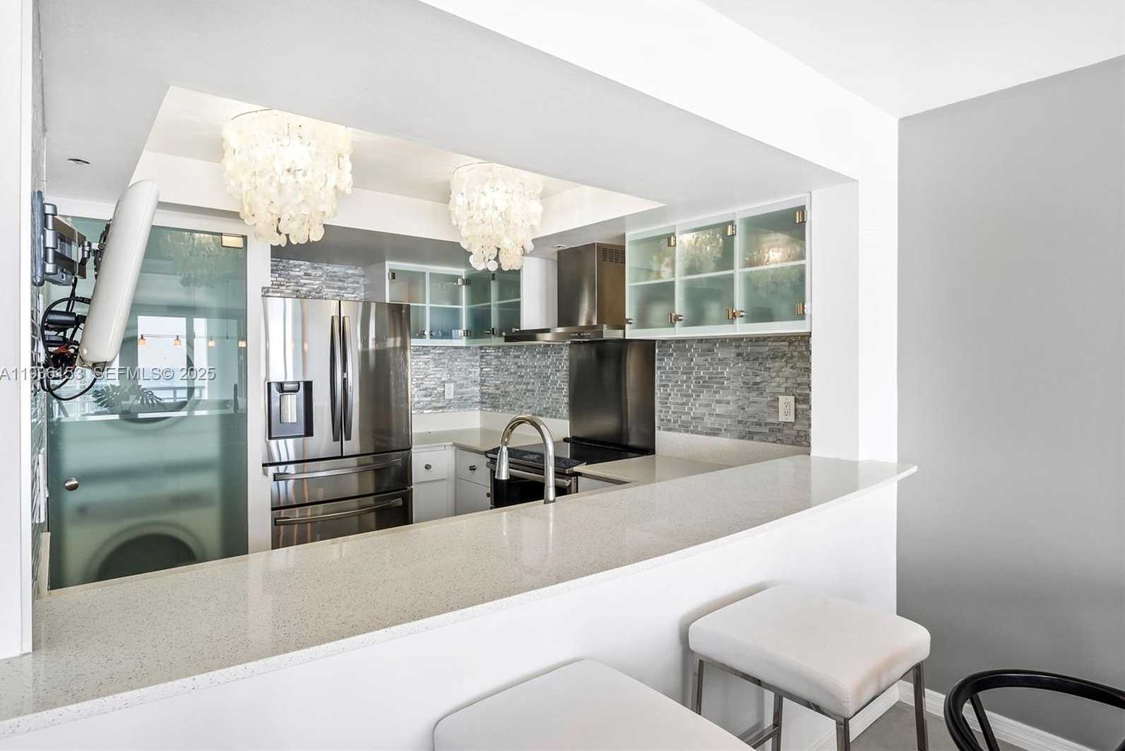 Small Image of 400 SOUTH POINTE DR #2208, Miami Beach Number 45