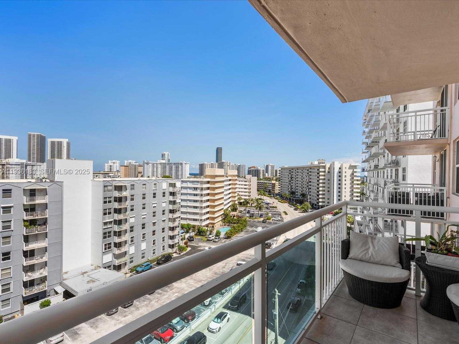 Small Image of 437 NORTH EAST GOLDEN ISLES DR #9H, Hallandale Beach Number 15