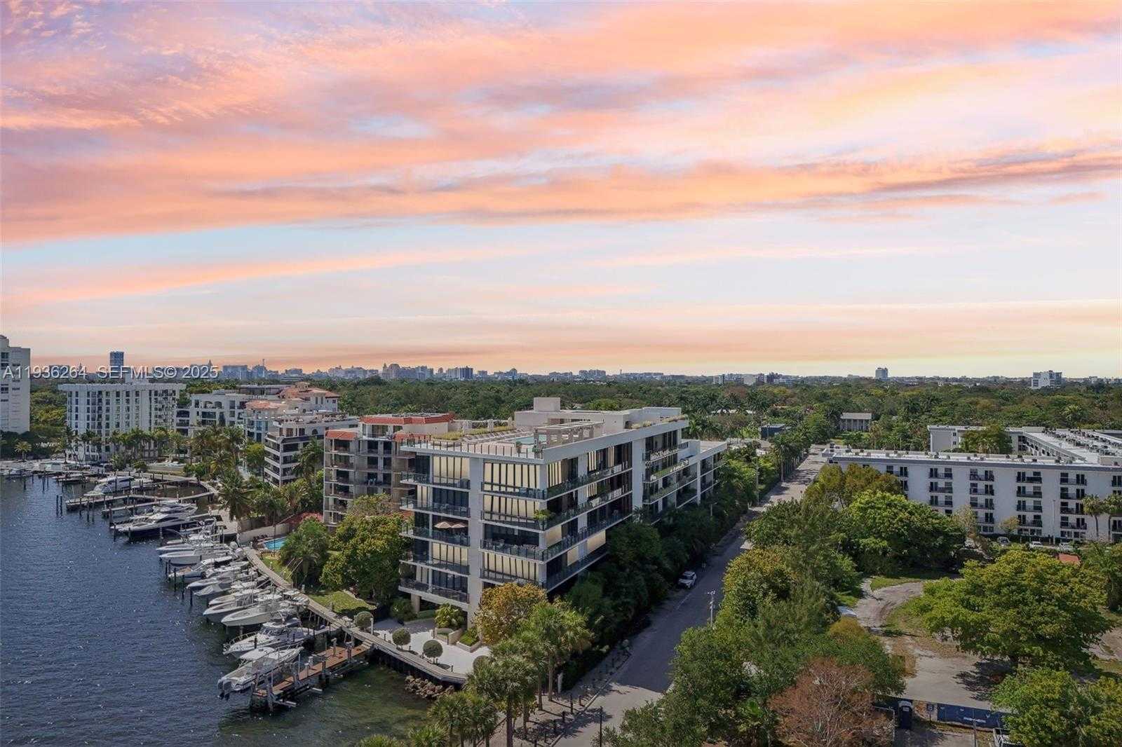 Small Image of 3581 EAST GLENCOE ST #309, Miami Number 10