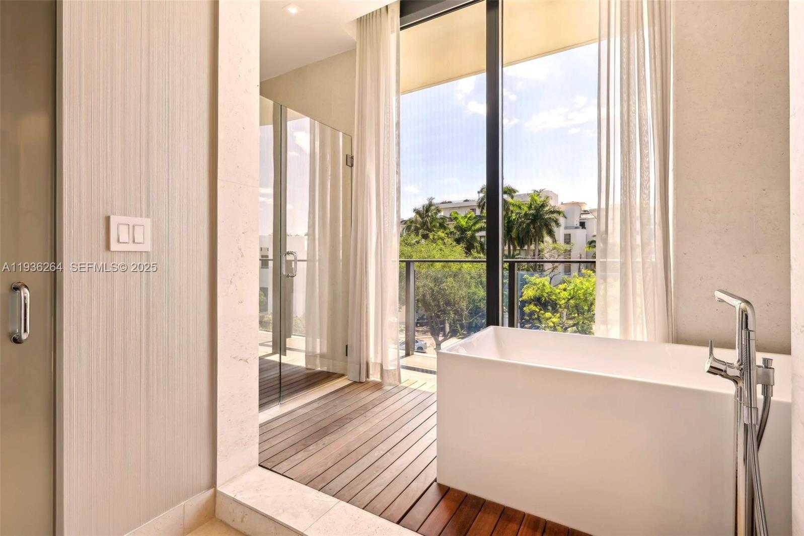 Small Image of 3581 EAST GLENCOE ST #309, Miami Number 26