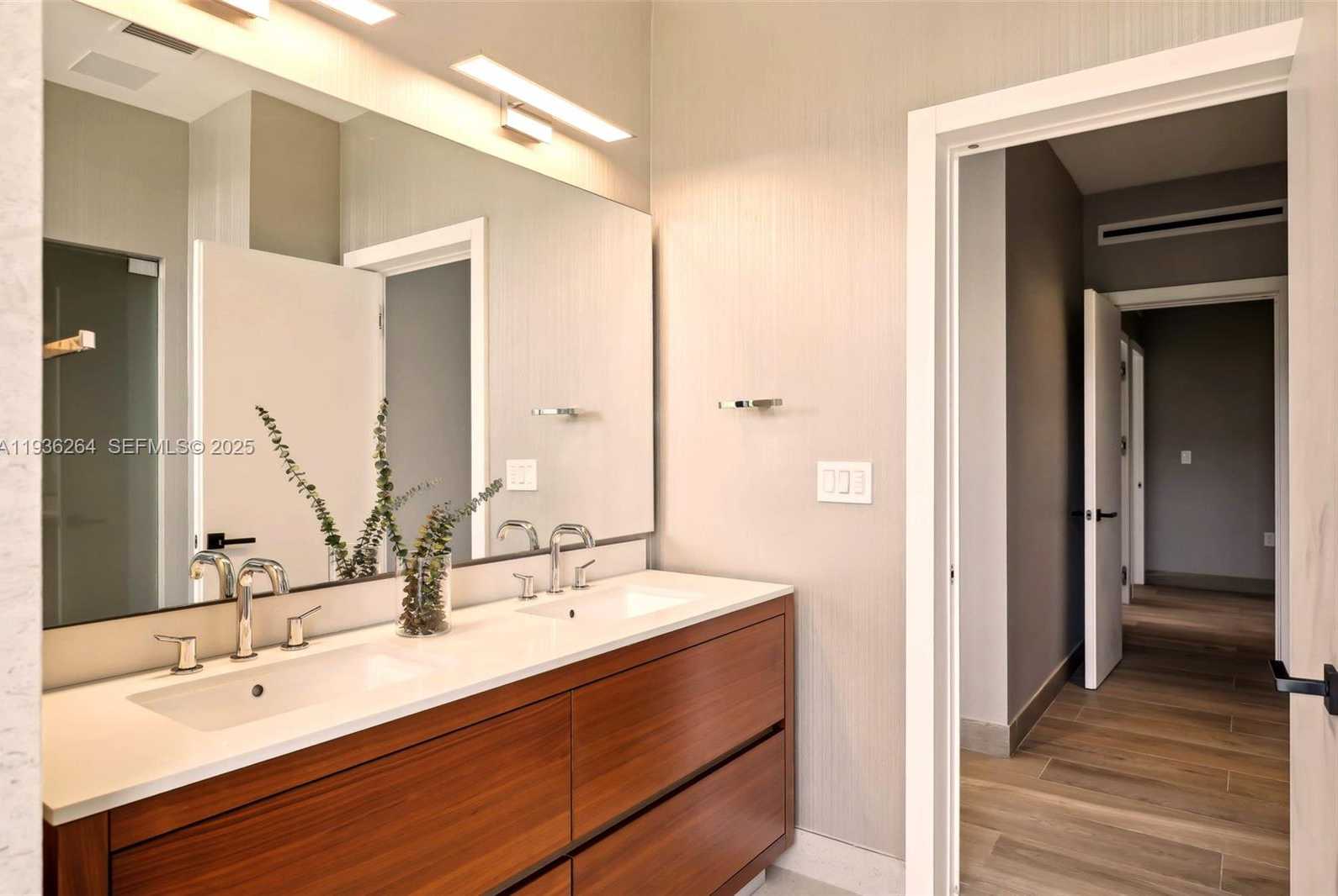 Small Image of 3581 EAST GLENCOE ST #309, Miami Number 30