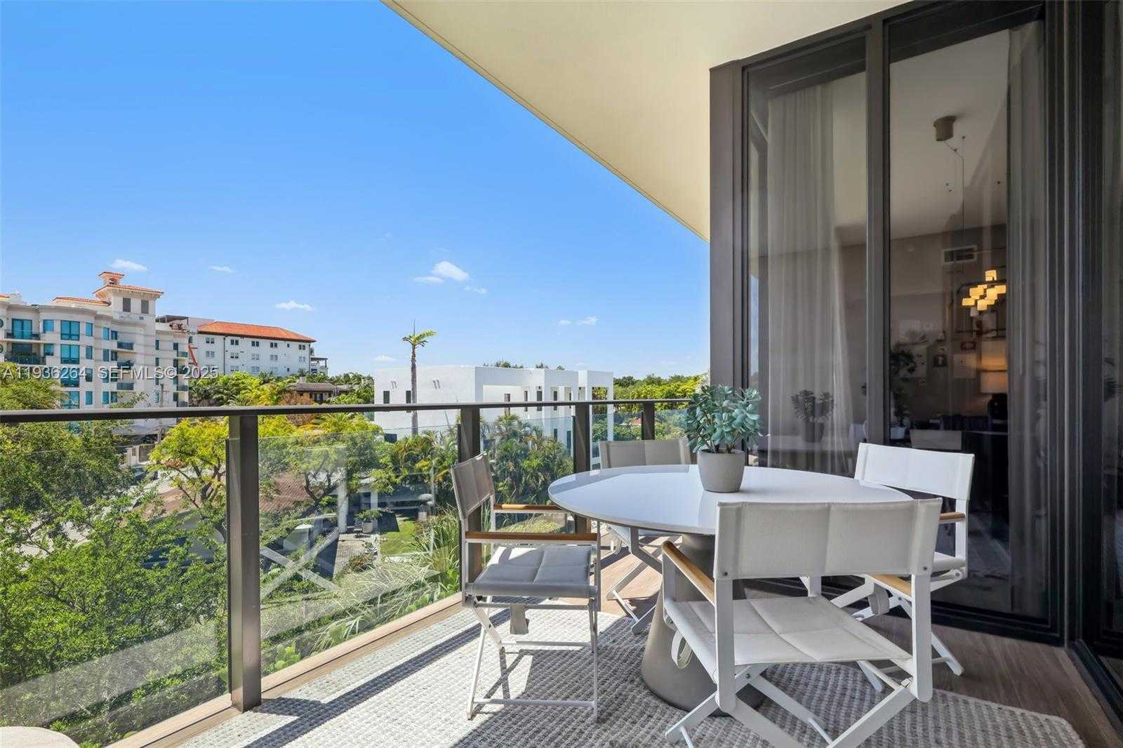 Small Image of 3581 EAST GLENCOE ST #309, Miami Number 36