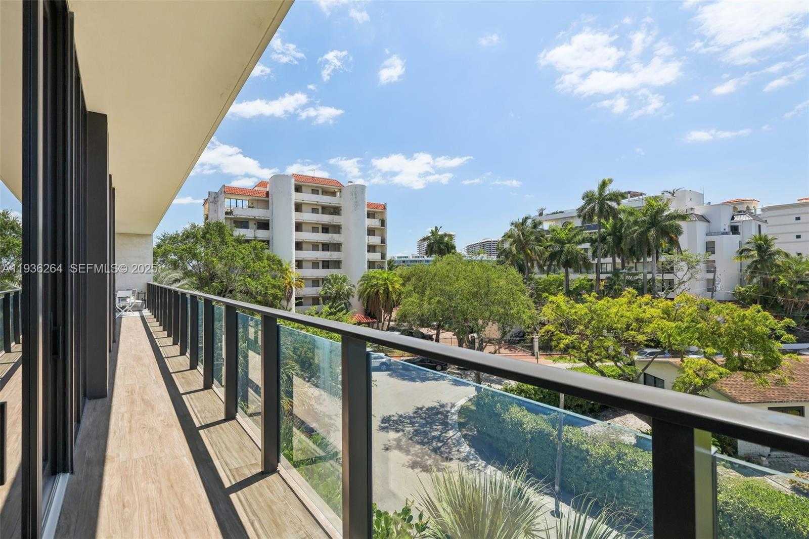 Small Image of 3581 EAST GLENCOE ST #309, Miami Number 38