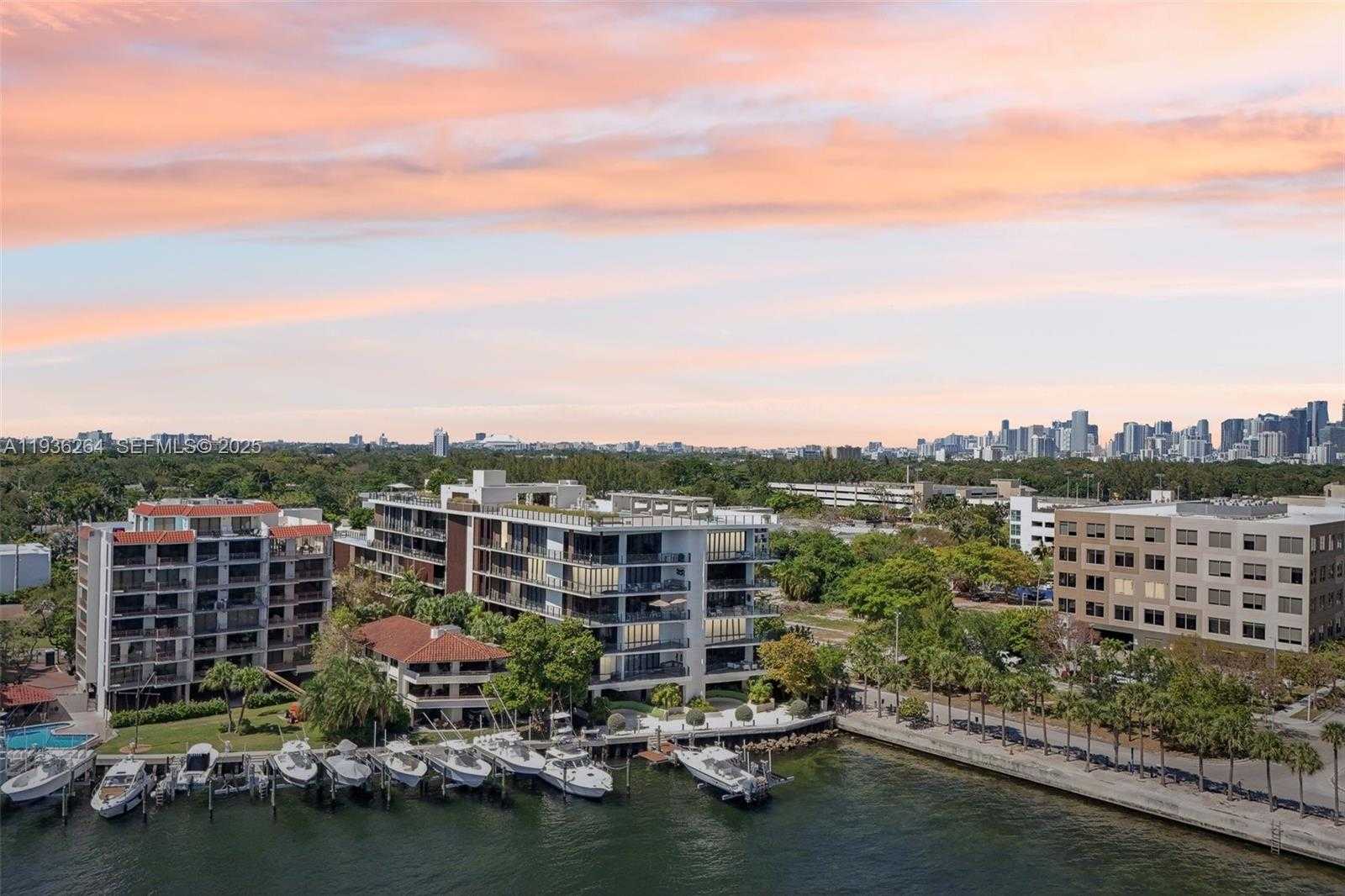 Small Image of 3581 EAST GLENCOE ST #309, Miami Number 44