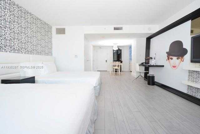Small Image of 1100 WEST AVE #1220, Miami Beach Number 3