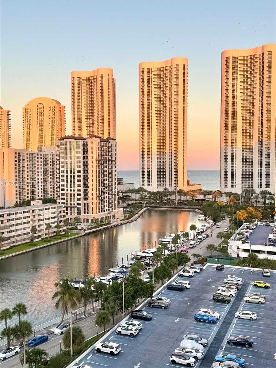Small Image of 300 BAYVIEW DR #1201, Sunny Isles Beach Number 14