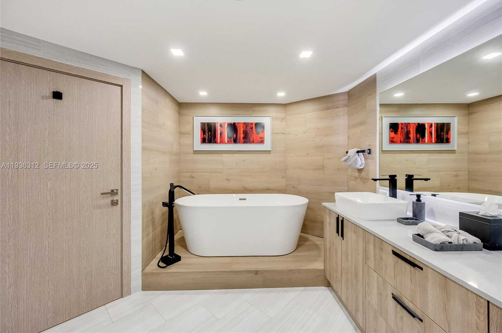 Small Image of 2000 ISLAND BLVD #2507, Aventura Number 15